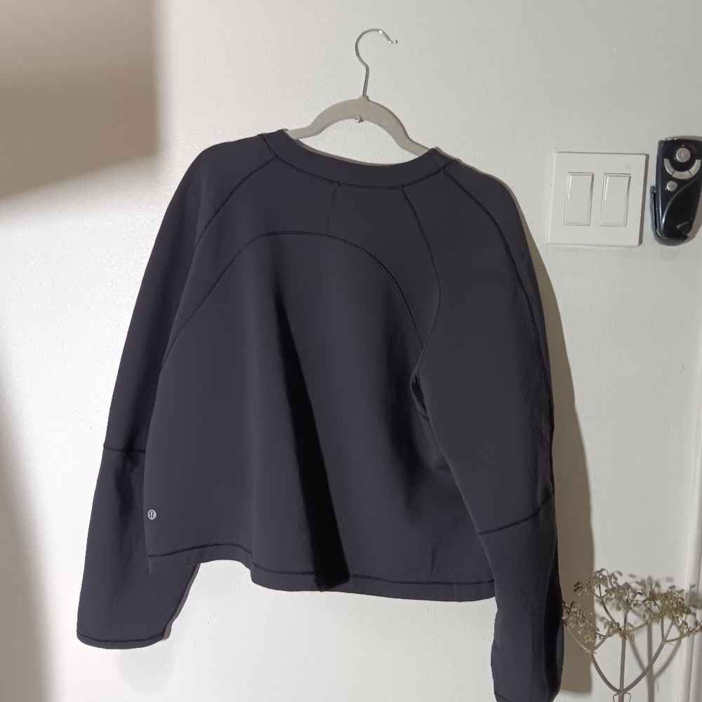 Lululemon airwrap crew